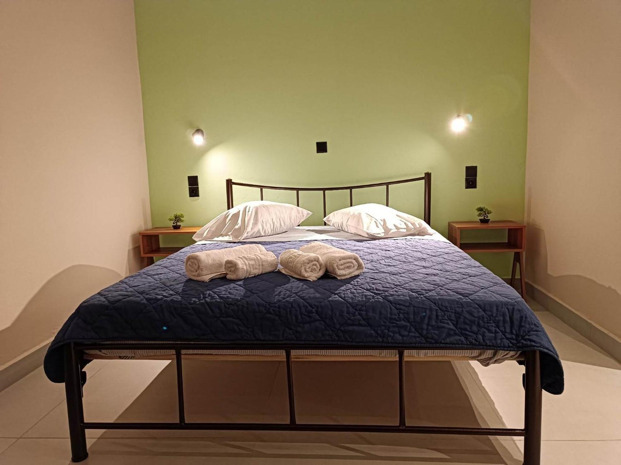 Newly Renovated Apartment Next To The Port Mantouki Exterior foto