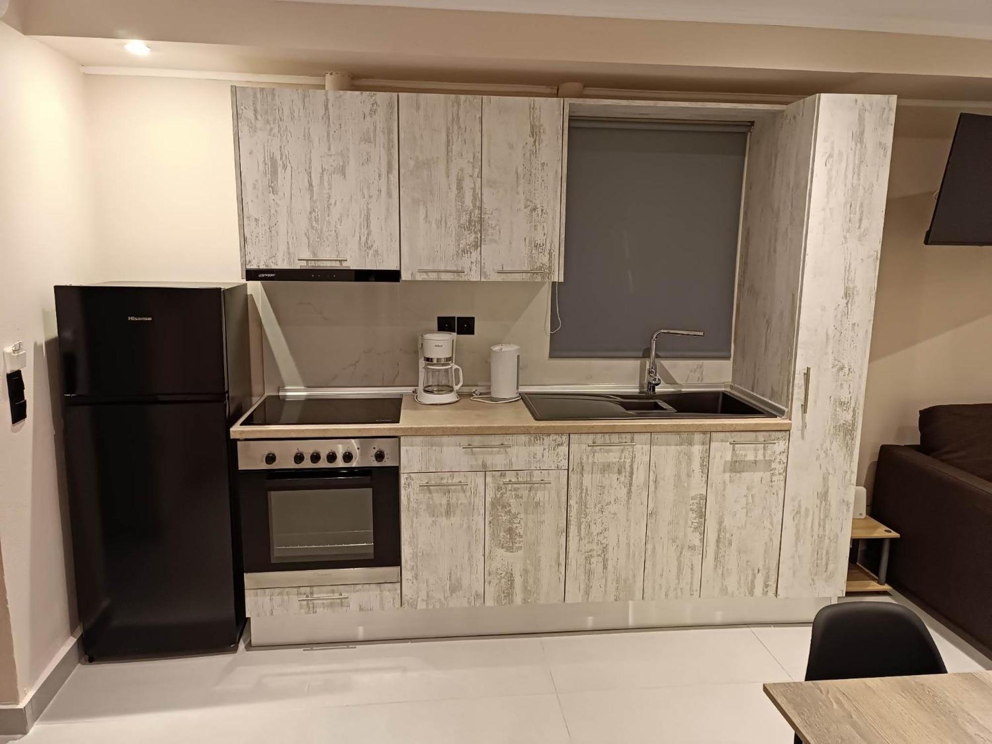 Newly Renovated Apartment Next To The Port Mantouki Exterior foto